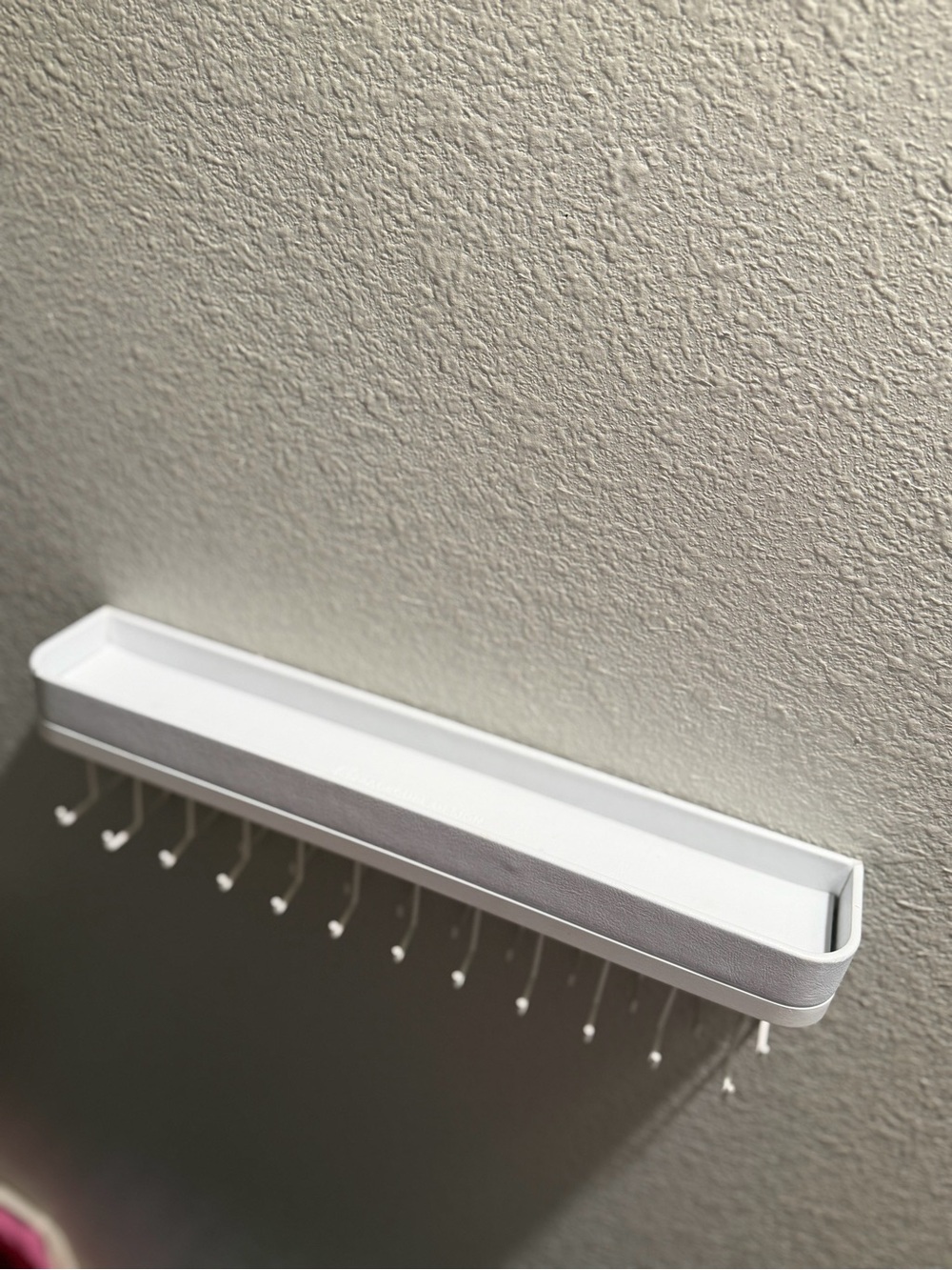 Wall-Mounted White Jewelry & Key Organizer Shelf with Hooks - Picture 3 of 3